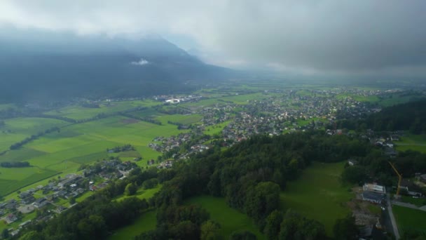 Luchtfoto Van Oostenrijk Rond Het Dorp Schellenberg Liechtenstein Een Ochtenddag — Stockvideo