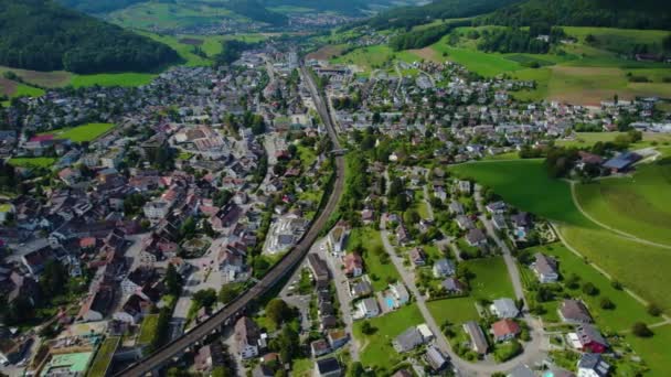 Vista Aérea Alrededor Del Casco Antiguo Ciudad Gelterkinden Suiza Día — Vídeo de stock