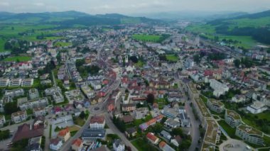 Yazın bulutlu bir günde İsviçre 'de Gossau şehrinin hava manzarası.