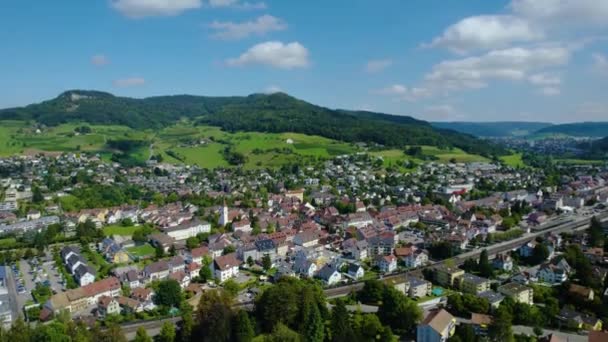 Luftaufnahme Rund Die Altstadt Der Stadt Sissach Der Schweiz Einem — Stockvideo