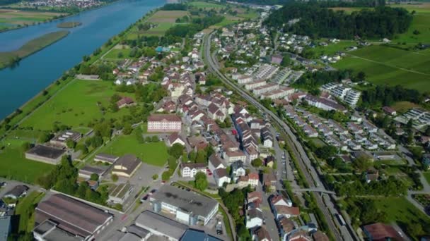 Légi Felvétel Körül Régi Város Klingnau Svájcban Egy Napsütéses Napon — Stock videók