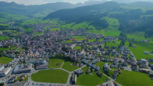 夏天的阴天 瑞士阿彭策尔市周围的空中风景 — 图库视频影像