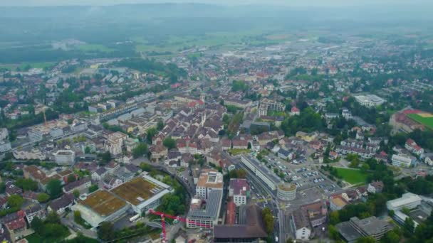Αεροφωτογραφία Γύρω Από Την Πόλη Frauenfeld Στην Ελβετία Μια Συννεφιασμένη — Αρχείο Βίντεο