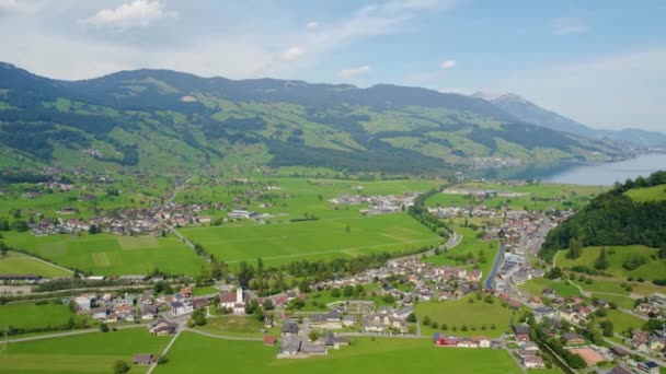 Yazın Güneşli Bir Günde Sviçre Sarnen Giswil Gölü Nün Yanında — Stok video