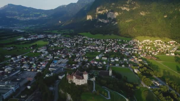 Veduta Aerea Intorno Villaggio Balzers Liechtenstein Tardo Pomeriggio Estate — Video Stock