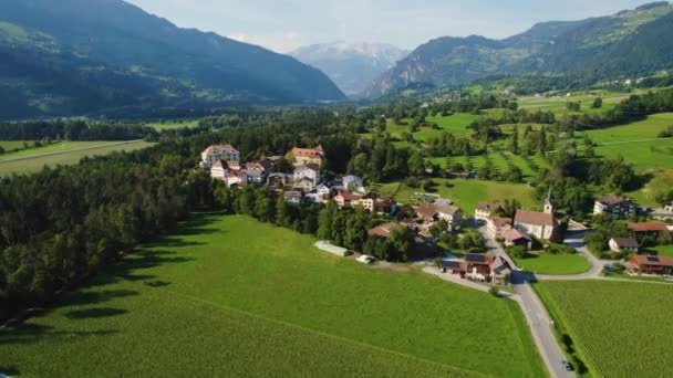 Vue Aérienne Autour Village Scharans Suisse Par Une Journée Ensoleillée — Video