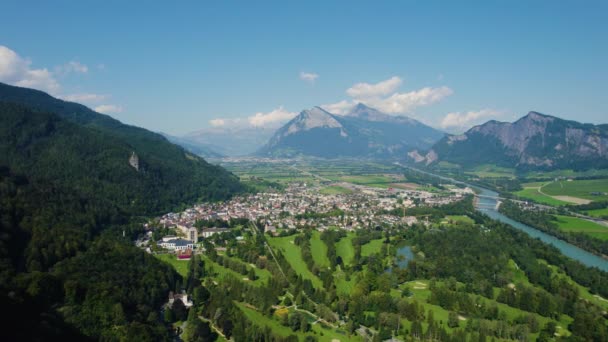Vue Aérienne Autour Ville Bad Ragaz Suisse Par Une Matinée — Video