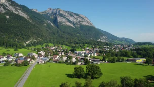 Sviçre Deki Tamins Köyünün Hava Manzarası — Stok video