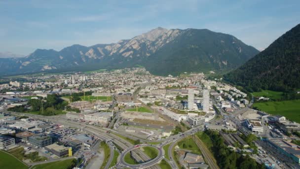 Αεροφωτογραφία Γύρω Από Την Πόλη Chur Στην Ελβετία Μια Ηλιόλουστη — Αρχείο Βίντεο