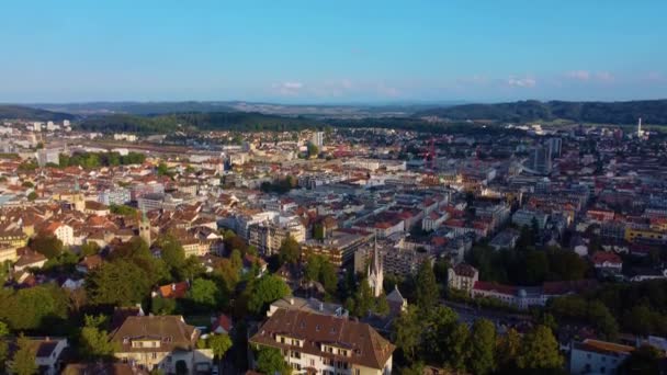 Luchtfoto Rond Oude Binnenstad Van Biel Bienne Zwitserland Een Zonnige — Stockvideo