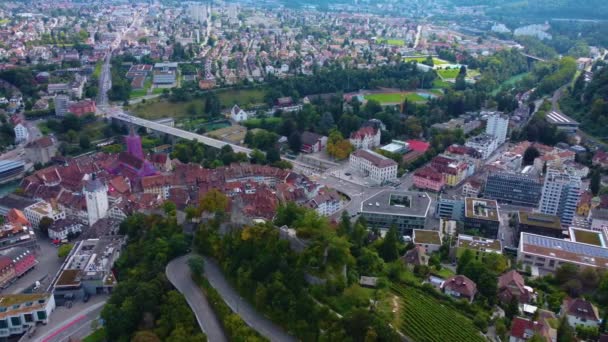 Luchtfoto Rondom Oude Binnenstad Van Baden Zwitserland Een Zonnige Ochtenddag — Stockvideo