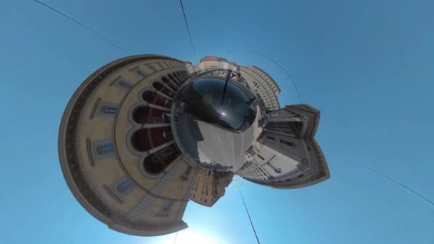 여름의 바이에른 뮌헨의 거리를 운전하는 행성의 — 비디오