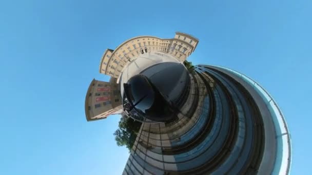 Маленькая Планета Формат Вождения Улице Мюнхене Бавария Солнечный День Летом — стоковое видео