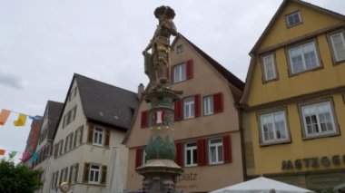 Yazın bulutlu bir günde eski kasaba Bietigheim-Bissingen 'in taklitleri..