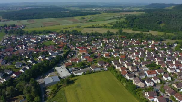 Widok Lotu Ptaka Miasto Dzielnicę Sachsenheim Niemczech Słoneczny Dzień Lata — Wideo stockowe