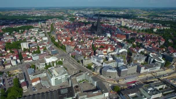 Luchtfoto Van Oude Stad Ulm Met Kathedraal Duitsland Een Zonnige — Stockvideo