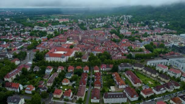 Luftaufnahme Der Altstadt Von Ettlingen Bei Karlsruhe Deutschland Einem Bewölkten — Stockvideo