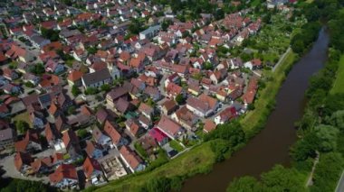 Almanya 'da Oberriexingen ve Unterriexingen şehirleri havadan izleniyor. Baharın güneşli bir gününde