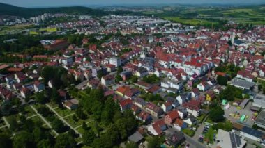 Almanya 'da Winnenden şehrinin etrafındaki hava manzarası. Baharın güneşli bir gününde