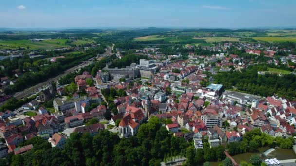 Luftaufnahme Der Stadt Backnang Einem Sonnigen Frühlingstag — Stockvideo