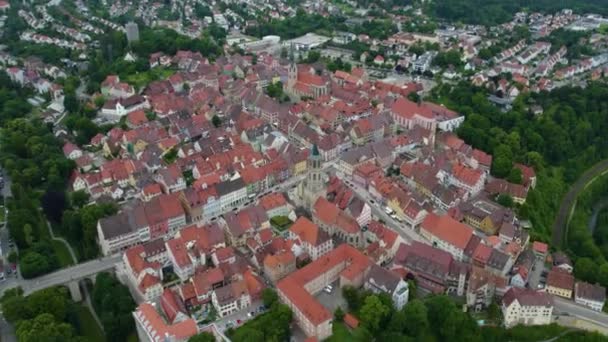 Vista Aerea Intorno Una Città Vecchia Nel Sud Della Germania — Video Stock