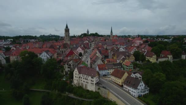 Vista Aérea Alrededor Una Ciudad Vieja Sur Alemania Día Soleado — Vídeos de Stock