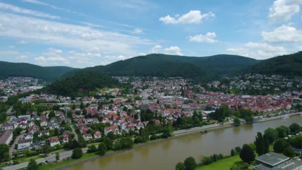 Luftaufnahme Der Stadt Eberbach Deutschland Sonnigen Frühlingstagen — Stockvideo