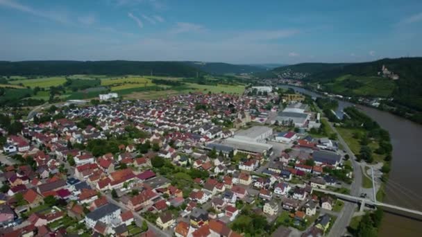 Légi Kilátás Város Körül Hassmersheim Németországban Tavaszi Napsütéses Napon — Stock videók