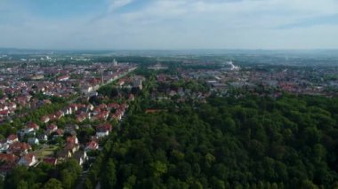 Baharda güneşli bir günde Almanya 'nın Ludwigsburg kentinin hava manzarası