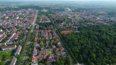 Baharda güneşli bir günde Almanya 'nın Ludwigsburg kentinin hava manzarası