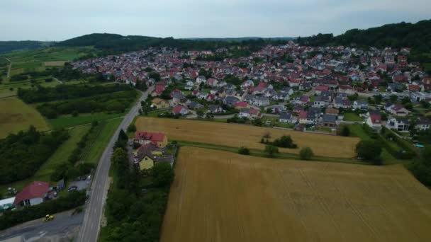 Vista Aérea Del Pueblo Malschenberg Alemania Una Tarde Nublada Primavera — Vídeo de stock