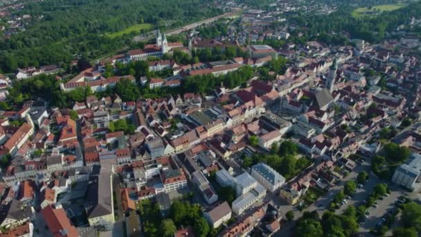 Αεροφωτογραφία Της Πόλης Freising Στη Γερμανία Βαυαρία Ένα Ηλιόλουστο Ανοιξιάτικο — Αρχείο Βίντεο