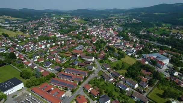Widok Lotu Ptaka Wokół Miasta Viechtach Niemczech Bawaria Słoneczne Popołudnie — Wideo stockowe