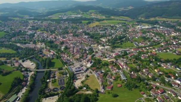Αεροφωτογραφία Γύρω Από Την Πόλη Viechtach Στη Γερμανία Βαυαρία Ένα — Αρχείο Βίντεο