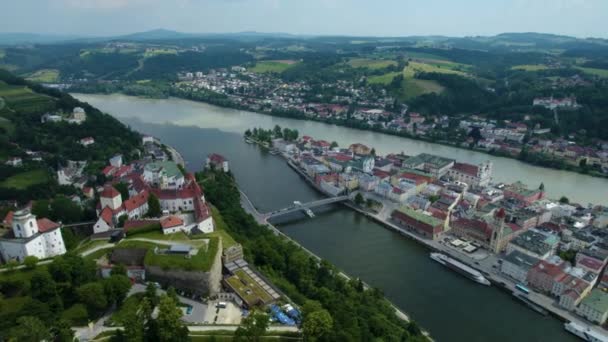 春の晴れた日の午後にバイエルン州ドイツのパサウ市周辺の空の景色 — ストック動画