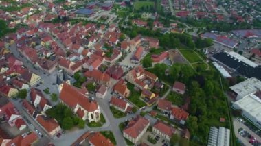 Baharda güneşli bir günde Almanya 'da bir şehrin, Bavyera' nın havadan görünüşü.