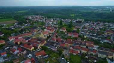 Baharda güneşli bir günde Almanya 'da bir şehrin, Bavyera' nın havadan görünüşü.