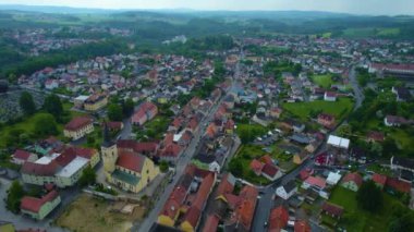 Baharda güneşli bir günde Almanya 'da bir şehrin, Bavyera' nın havadan görünüşü.