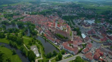 Almanya 'nın havadan görünüşü, güneşli bir baharda öğleden sonra Bavyera..