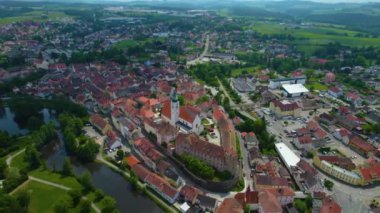 Almanya 'nın havadan görünüşü, güneşli bir baharda öğleden sonra Bavyera..