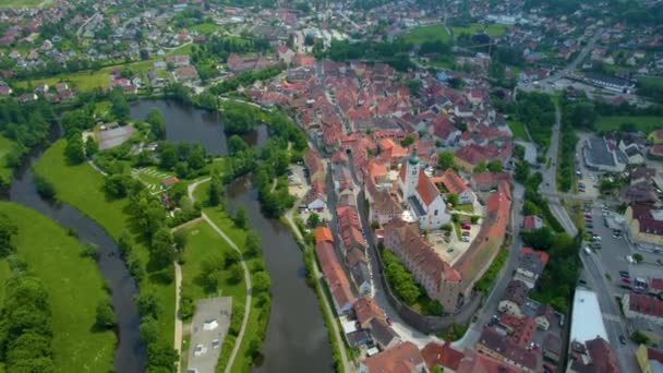 Luftaufnahme der Stadt in Deutschland., Bayern an einem sonnigen Nachmittag im Frühling.