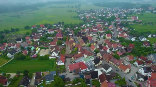 Αεροφωτογραφία Γύρω Από Την Πόλη Στη Γερμανία Βαυαρία Ένα Ηλιόλουστο — Αρχείο Βίντεο