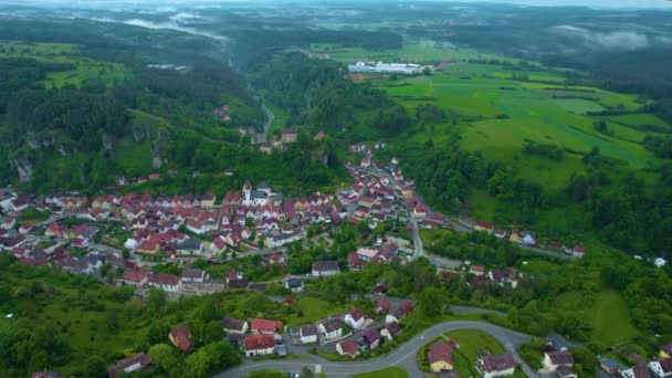 Luchtfoto Rond Stad Duitsland Beieren Een Zonnige Middag Het Voorjaar — Stockvideo