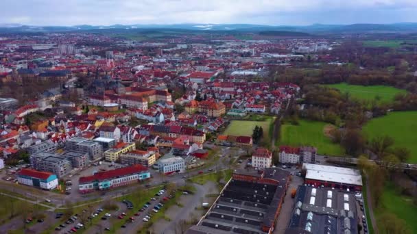 南ドイツの旧市街中心部の空中風景 晴れた春の日 — ストック動画
