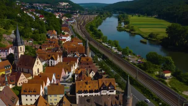 在阳光明媚的春天 俯瞰德国南部一个古老的市中心 — 图库视频影像