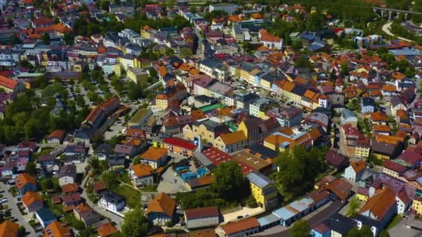 Vista Aérea Ciudad Traunstein Alemania Baviera Soleado Día Primavera Durante — Vídeo de stock