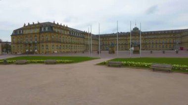 Almanya 'nın Stuttgart şehrinde, ilkbaharın erken saatlerinde bulutlu bir günde.