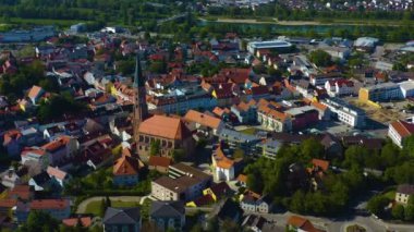  Güneşli bir günde, Almanya 'daki eski bir şehir merkezinin havadan görünüşü