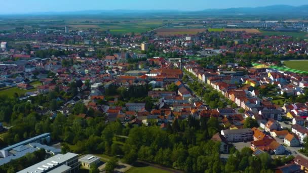 晴れた日にドイツバイエルン州の旧市街中心部の空中ビュー — ストック動画