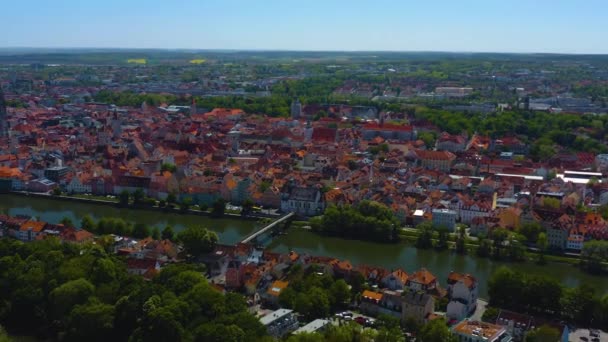 德国雷根斯堡市的空中景观 巴伐利亚 一个阳光明媚的春日 在科罗纳维勒斯封锁期间 — 图库视频影像